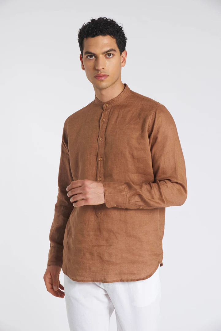 Camicia in lino - Collo serafino - immagine 2